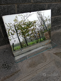 Antico specchio con mensola in vetro