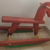 Cavallo a dondolo in legno massello