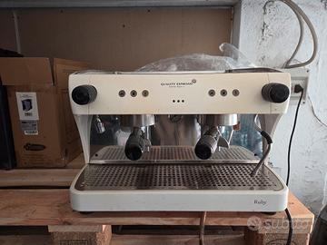 macchina  per caffè a capsule