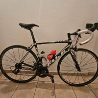 Bicicletta FUJI VECTOR GEOX ALTAMIRA full carbon