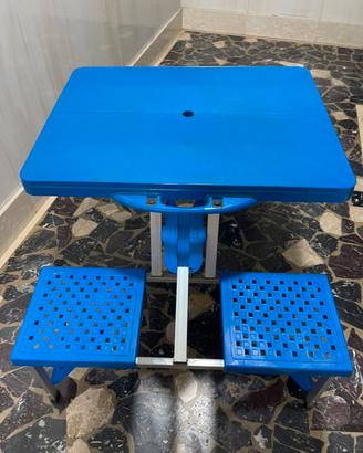 Picnic table