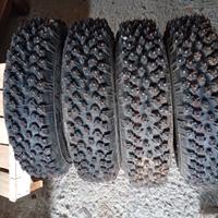 Gomme chiodate di 13 più cerchi 106 Saxo