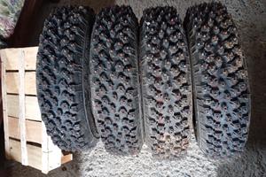 Gomme chiodate di 13 più cerchi 106 Saxo