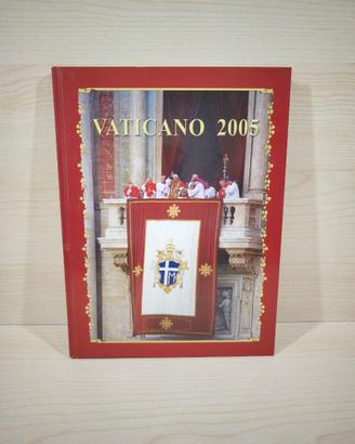 Libro dei Francobolli Vaticano 2005