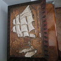 Forziere / Cofanetto in legno intagliato con velie