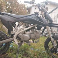 moto 125  ma non su strada 