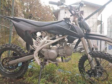 moto 125  ma non su strada 