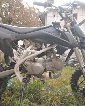 moto 125  ma non su strada 