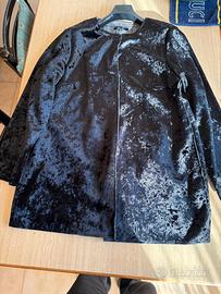 Giacca da donna in Velluto nero lucido sfumato.