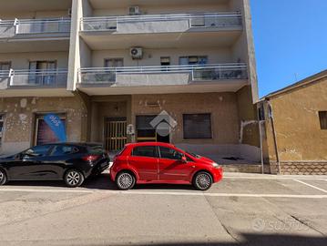 NEGOZIO A SANTA MARIA A VICO