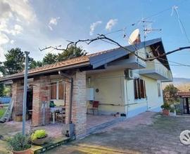 Villa su 2 livelli con terreno a Giarre