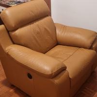 Poltrona in pelle con motorino per estensione