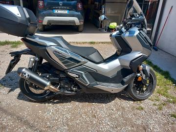 scooter  honda adv 350