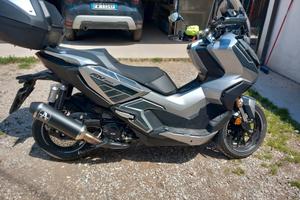 scooter  honda adv 350