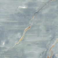 Piastrelle in gres porcellanato effetto marmo