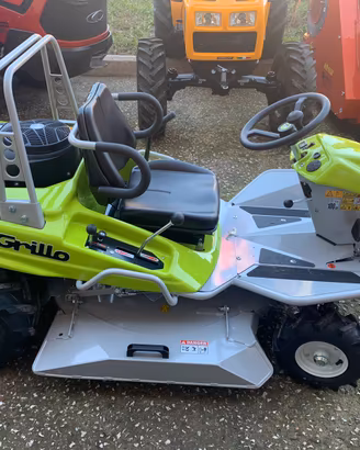 Trattorino Grillo climber 8.22 rasaerba NUOVO