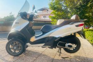 PIAGGIO MP3 LT 300 TUTTO INCLUSO ANCHE PASSAGGIO