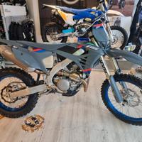 Tm EN 300