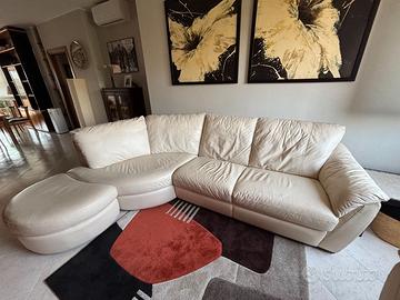 Divano in pelle 3 posti con puf