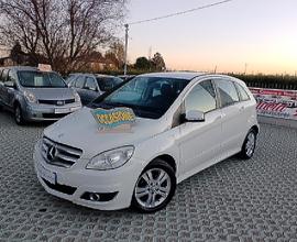 Mercedes-benz B 180~DIESEL~215.000~GARANZIA~2011