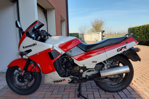 Kawasaki gpx750r 1989 iscritta fmi storica