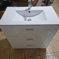 Mobile bagno bianco con specchio