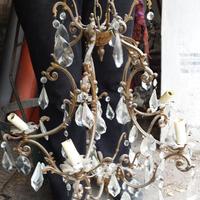 Lampadario a gocce di cristallo