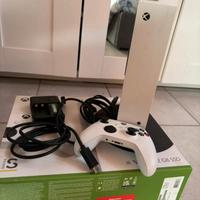 Xbox Series S 512 GB  2 pad + kit Batteria