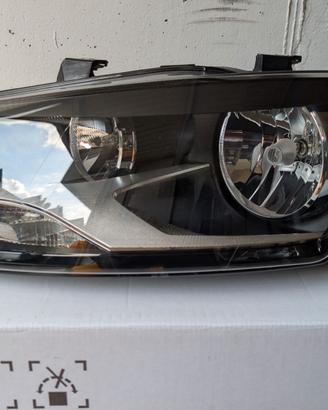 Fanale anteriore sinistro Volkswagen Polo 5^serie