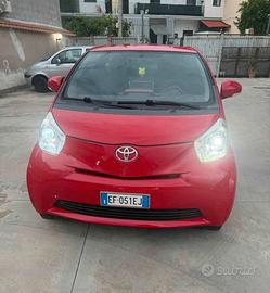 toyota iq - automatica