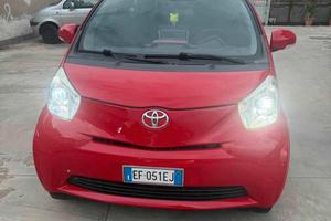 toyota iq - automatica