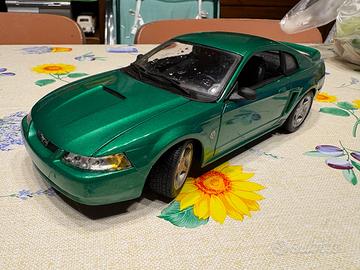 Mustang GT 1999 Maisto 1/18