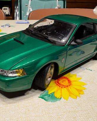 Mustang GT 1999 Maisto 1/18