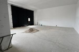 Immobile di 1200 m² con 5 locali a Orta di Atella