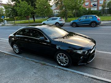 MERCEDES CLASSE A 180 SEDAN