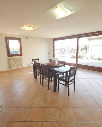 Villa di 263 m² con più di 5 locali a Morgano