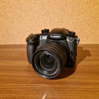 Panasonic Lumix GH5 + Obbiettivo Lumix 12-60mm