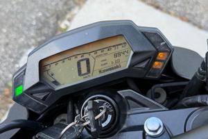Moto z125