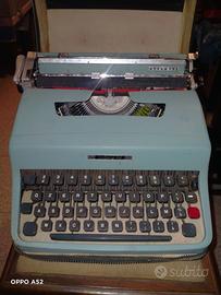 Macchina da scrivere Olivetti lettera 32
