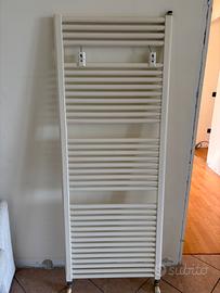 Scaldasalviette bianco radiatore