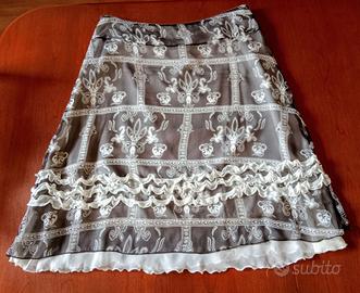 Gonna leggera con rouges