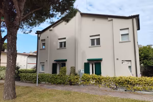 LIGNANO PUNTA FARO AMPIO APPARTAMENTO RISTRUTTURAT