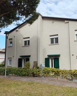 LIGNANO PUNTA FARO AMPIO APPARTAMENTO RISTRUTTURAT