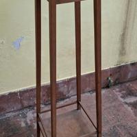 Pedestallo/Porta Vaso antico in Legno