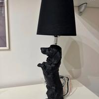 Lampada da tavolo a forma di cane