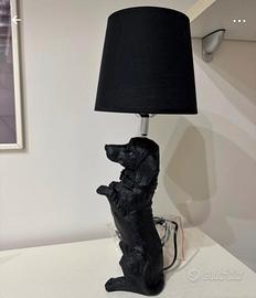 Lampada da tavolo a forma di cane