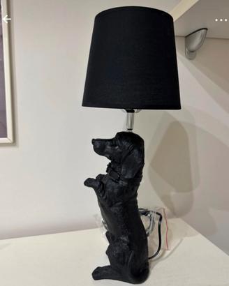 Lampada da tavolo a forma di cane