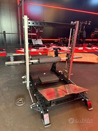 HIP THRUST MACHINE CON SMITH MACHINE