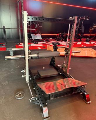 HIP THRUST MACHINE CON SMITH MACHINE