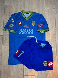 maglia da calcio dell’hellas verona 00-01 lotto